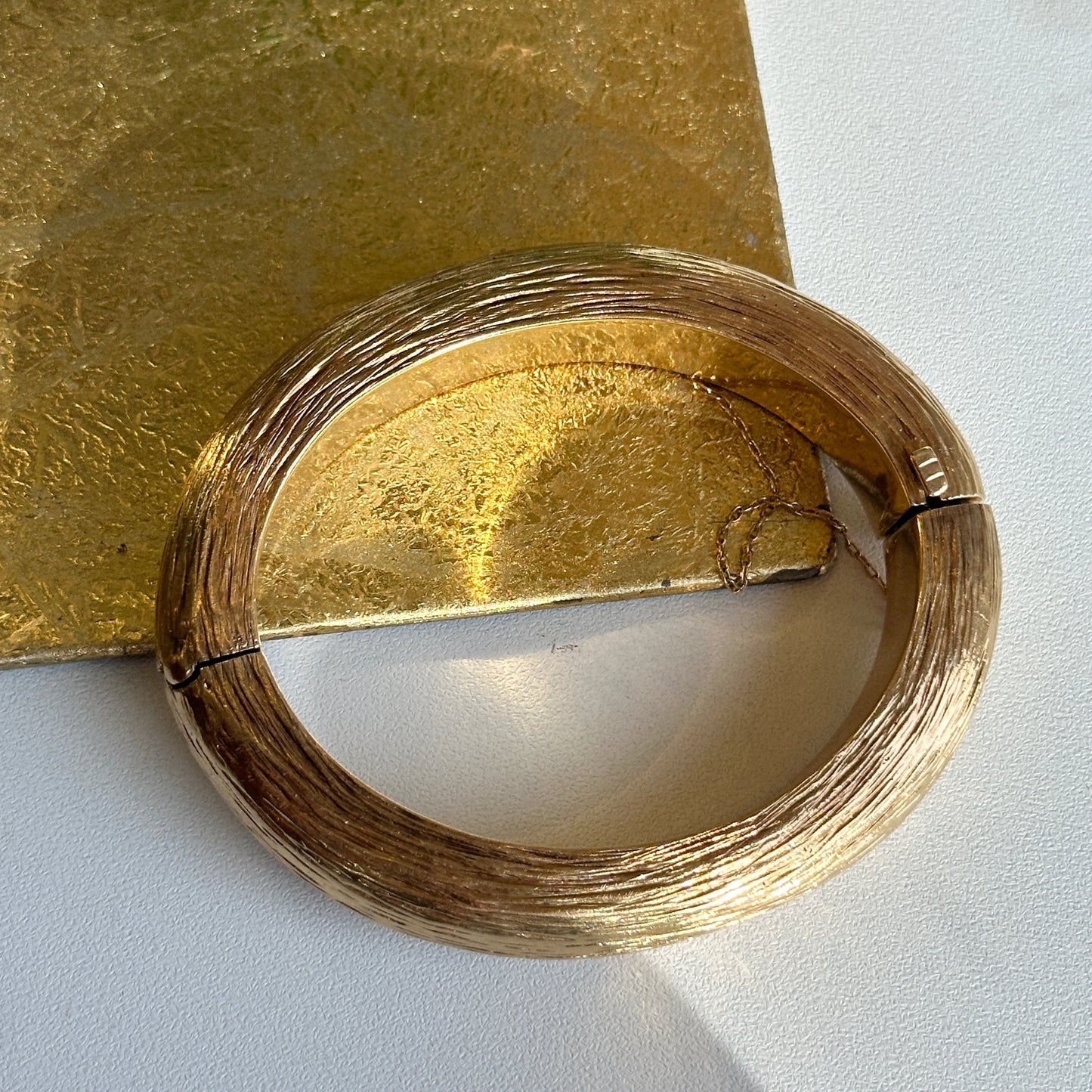 Estate 18KT Yellow Gold Tiffany Bark Bangle Hinged Bracelet