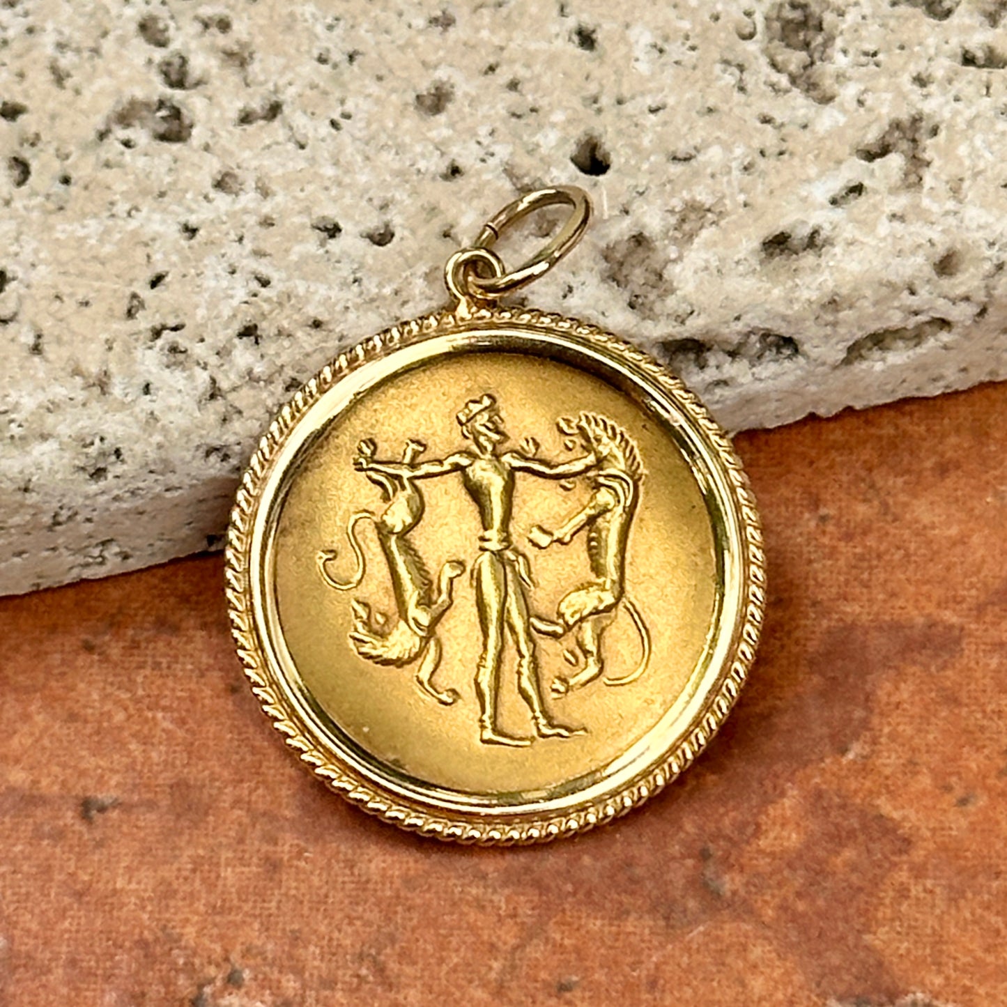 Estate 18KT Yellow Gold Byzantine Man with 2 Lions Concave Coin Pendant