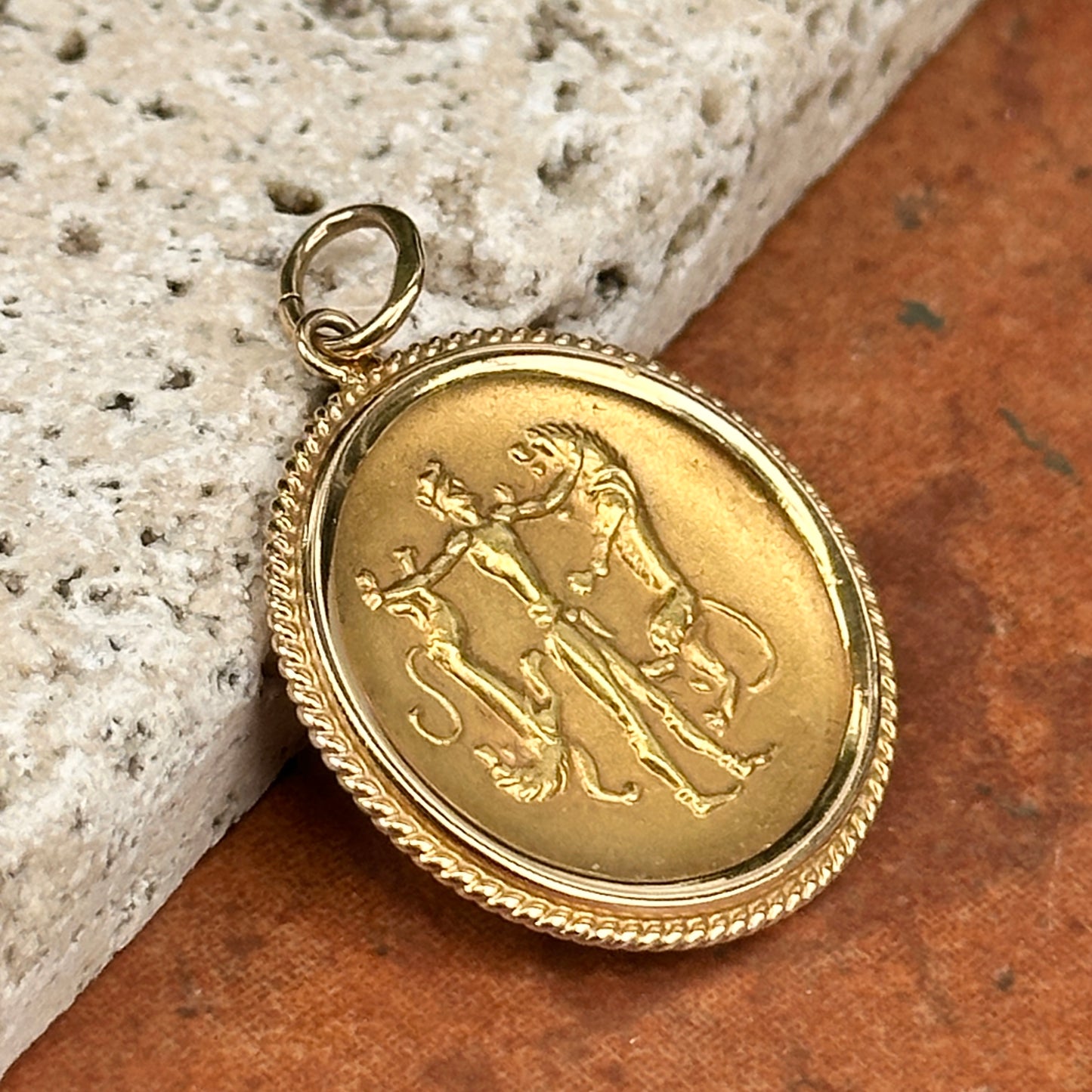Estate 18KT Yellow Gold Byzantine Man with 2 Lions Concave Coin Pendant