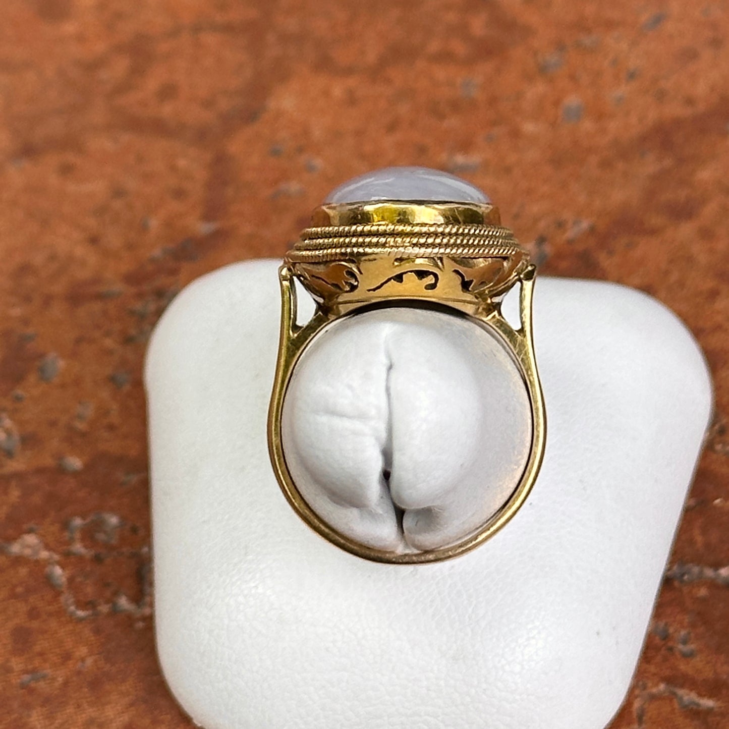 Estate 14KT Yellow Gold Oval Lavender Jade Ring