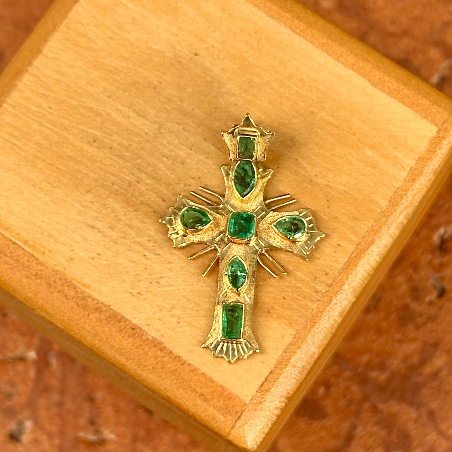 Estate 18KT Yellow Gold Multi Shaped Emerald Ornate Cross Pendant