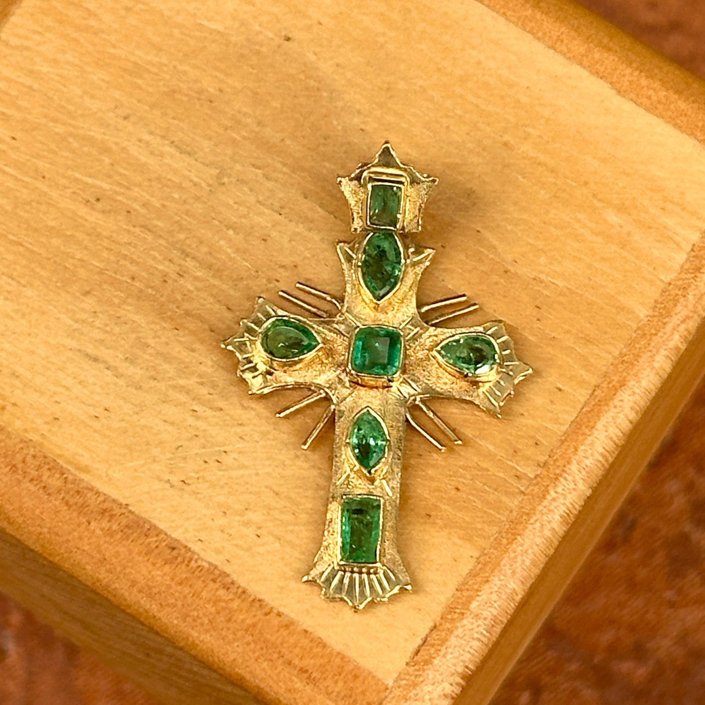 Estate 18KT Yellow Gold Multi Shaped Emerald Ornate Cross Pendant