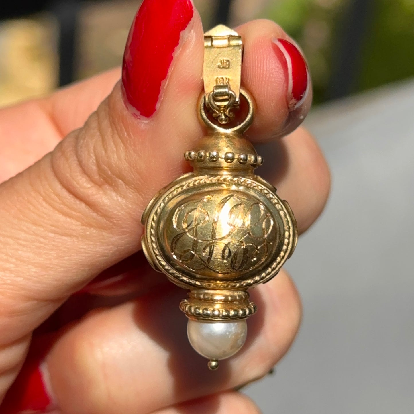 Estate 18KT Yellow Gold Carved Mother of Pearl Intaglio Pendant Enhancer