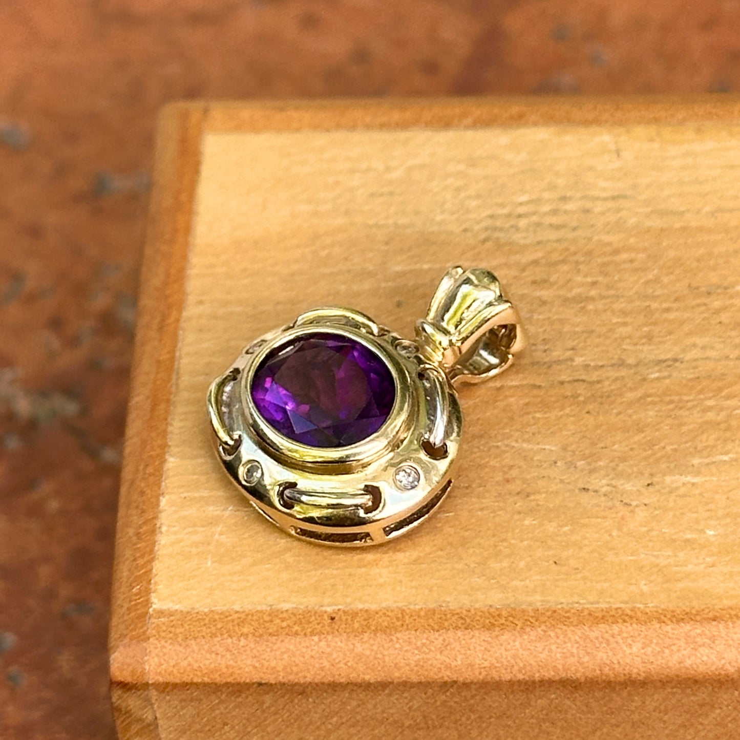 Estate 14KT Yellow Gold Oval Amethyst + Gypsy-Set Diamond Pendant Enhancer