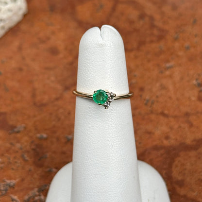 Estate 14KT Yellow Gold Round Emerald + Round Diamond Prong Set Ring