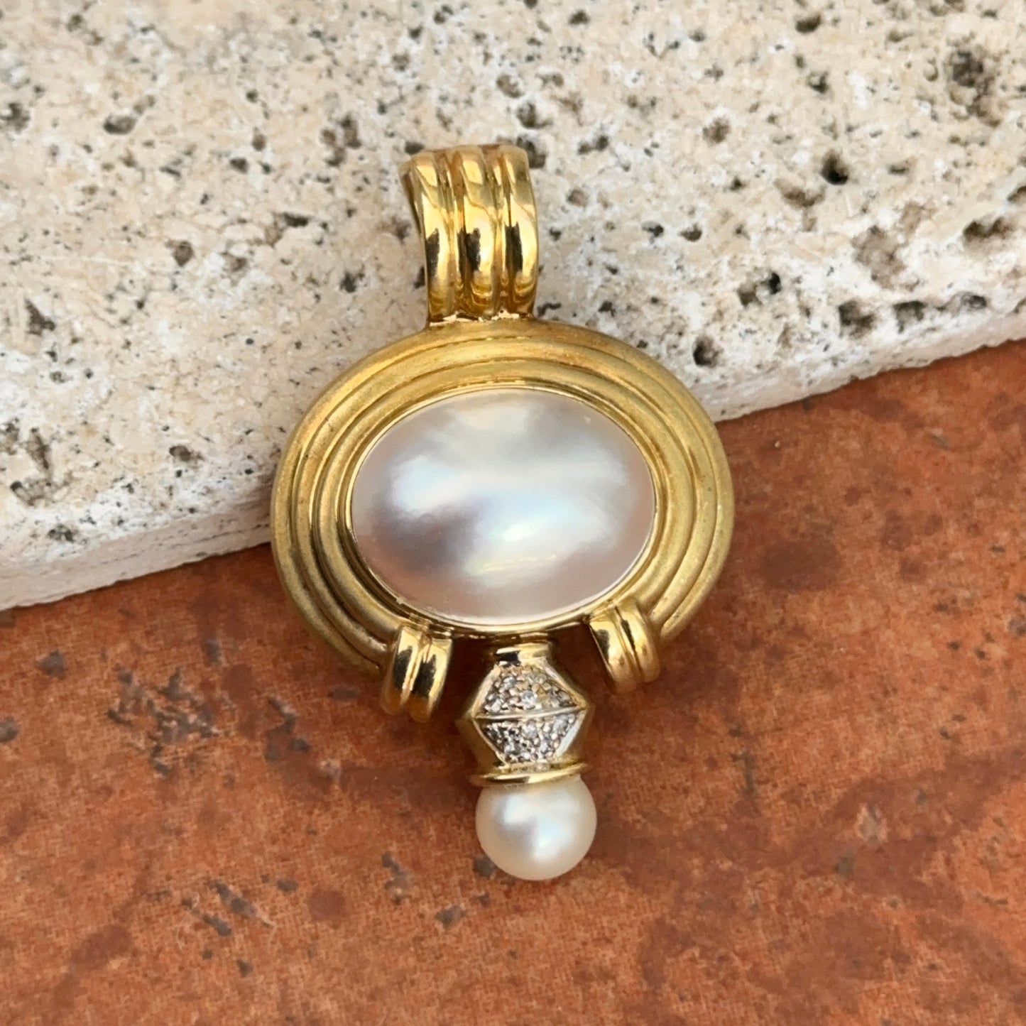 Estate 14KT Yellow Gold Large Mabe Pearl + Diamond Enhancer Pendant 045