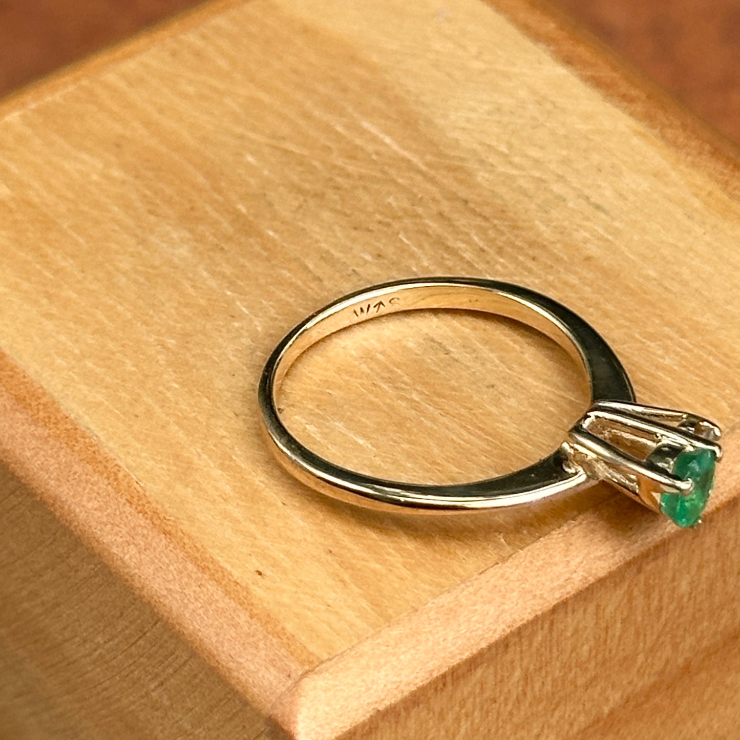 Estate 14KT Yellow Gold Round Emerald + Round Diamond Prong Set Ring