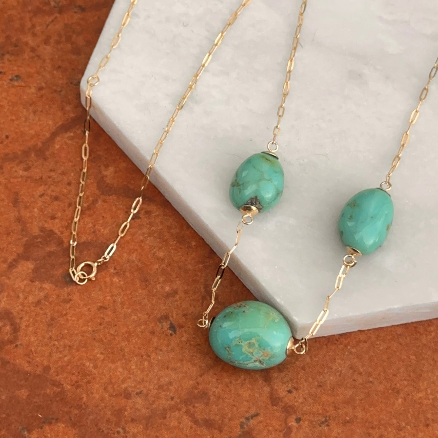 Estate 14KT Yellow Gold Blue Kingman Turquoise Station Chain Necklace
