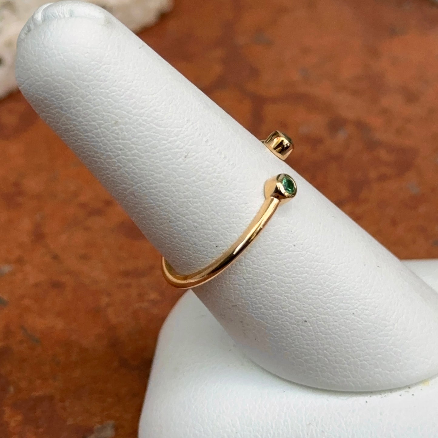 Estate 18KT Yellow Gold Round Bezel Set Emerald Negative Space Ring