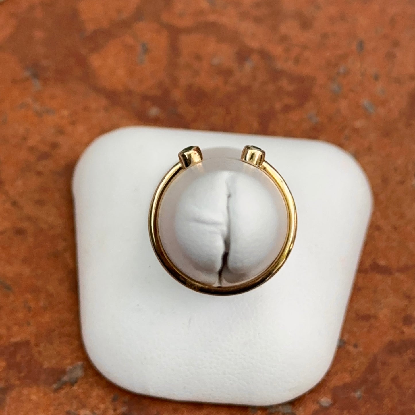 Estate 18KT Yellow Gold Round Bezel Set Emerald Negative Space Ring