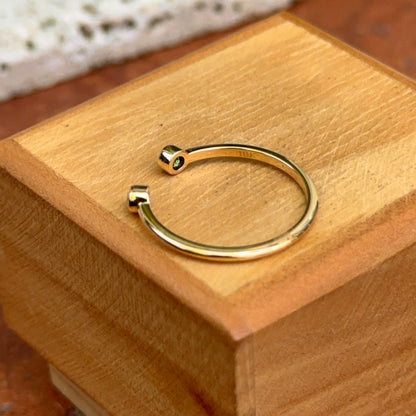 Estate 18KT Yellow Gold Round Bezel Set Emerald Negative Space Ring