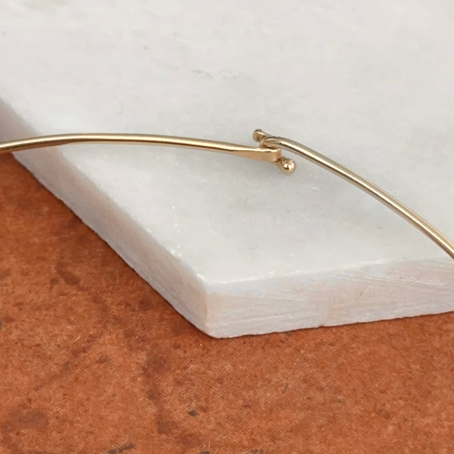 Estate 14KT Yellow Gold 1.5mm Stiff Wire Solid Collar Necklace 14”