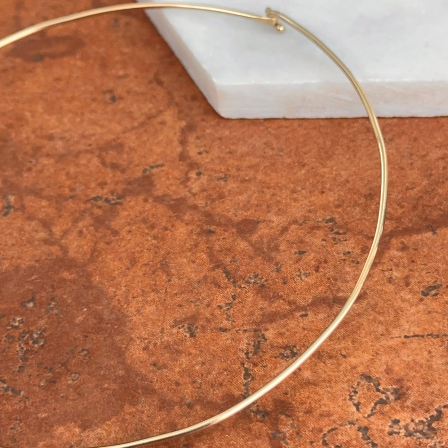 Estate 14KT Yellow Gold 1.5mm Stiff Wire Solid Collar Necklace 14”