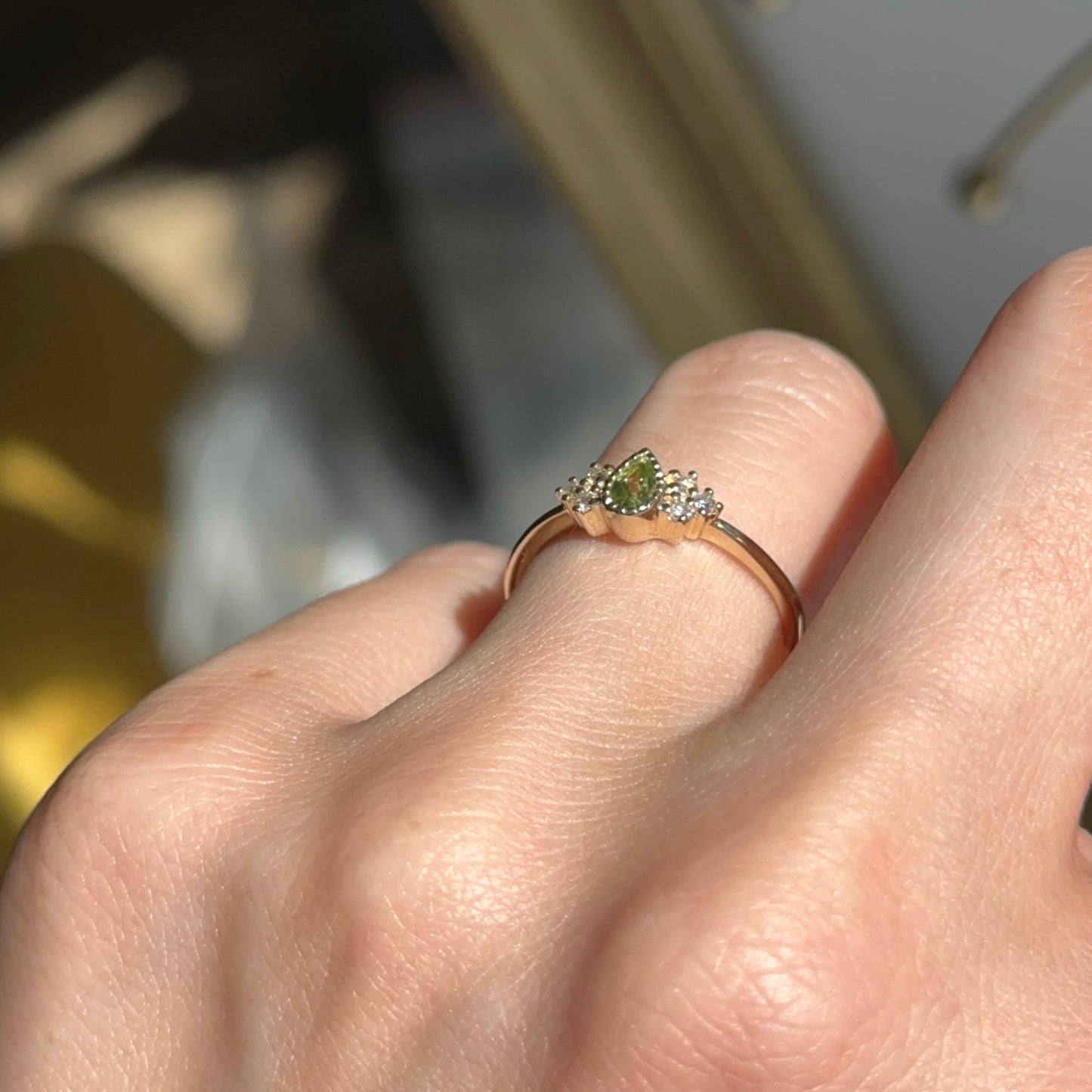 Estate 10KT Yellow Gold Pear-Cut Green Peridot + Diamond Accent Ring Size 6.5