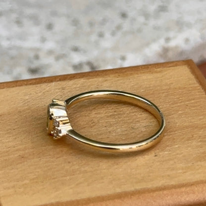 Estate 10KT Yellow Gold Pear-Cut Green Peridot + Diamond Accent Ring Size 6.5