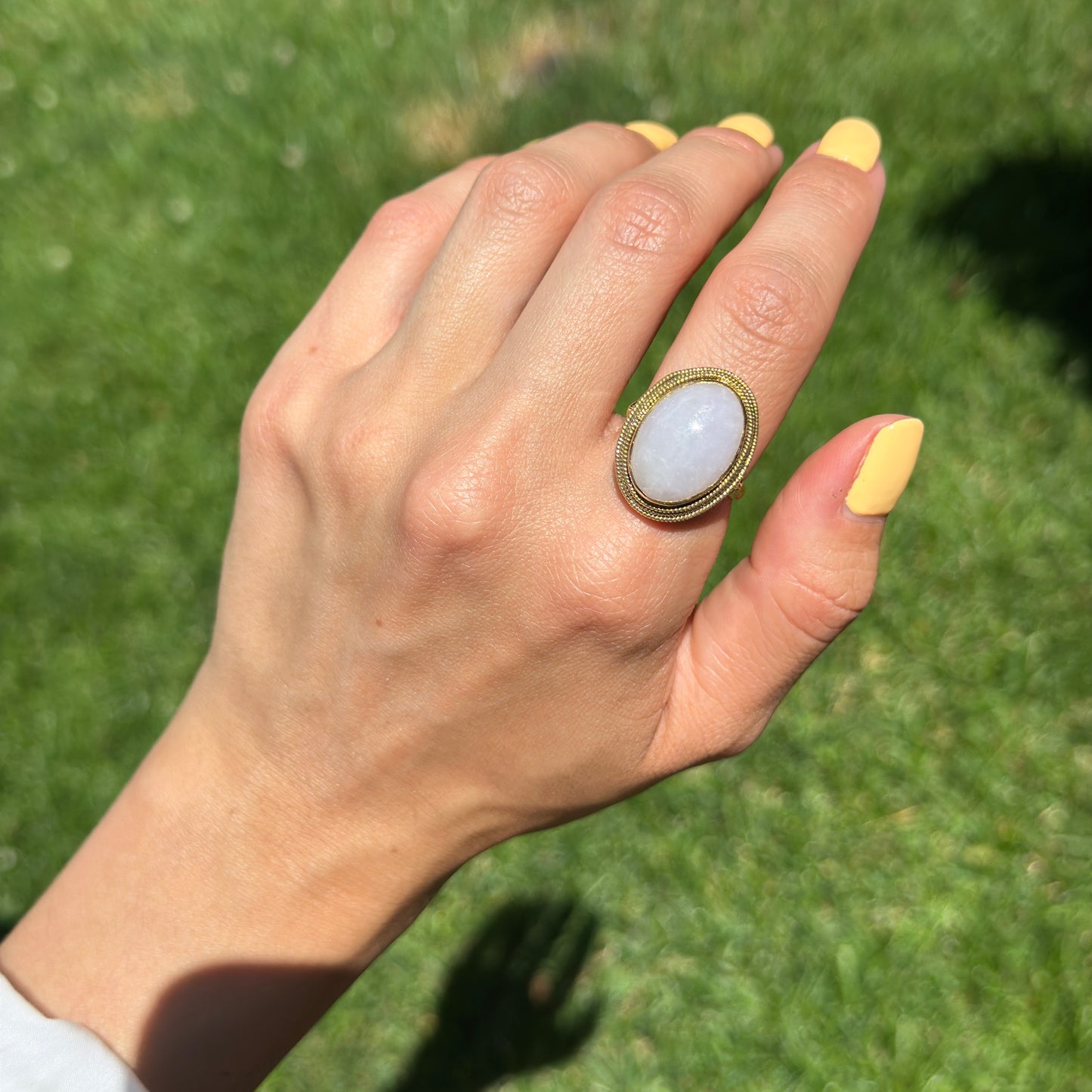 Estate 14KT Yellow Gold Oval Lavender Jade Ring