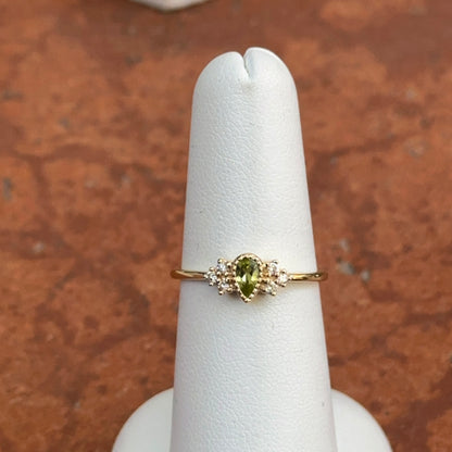Estate 10KT Yellow Gold Pear-Cut Green Peridot + Diamond Accent Ring Size 6.5