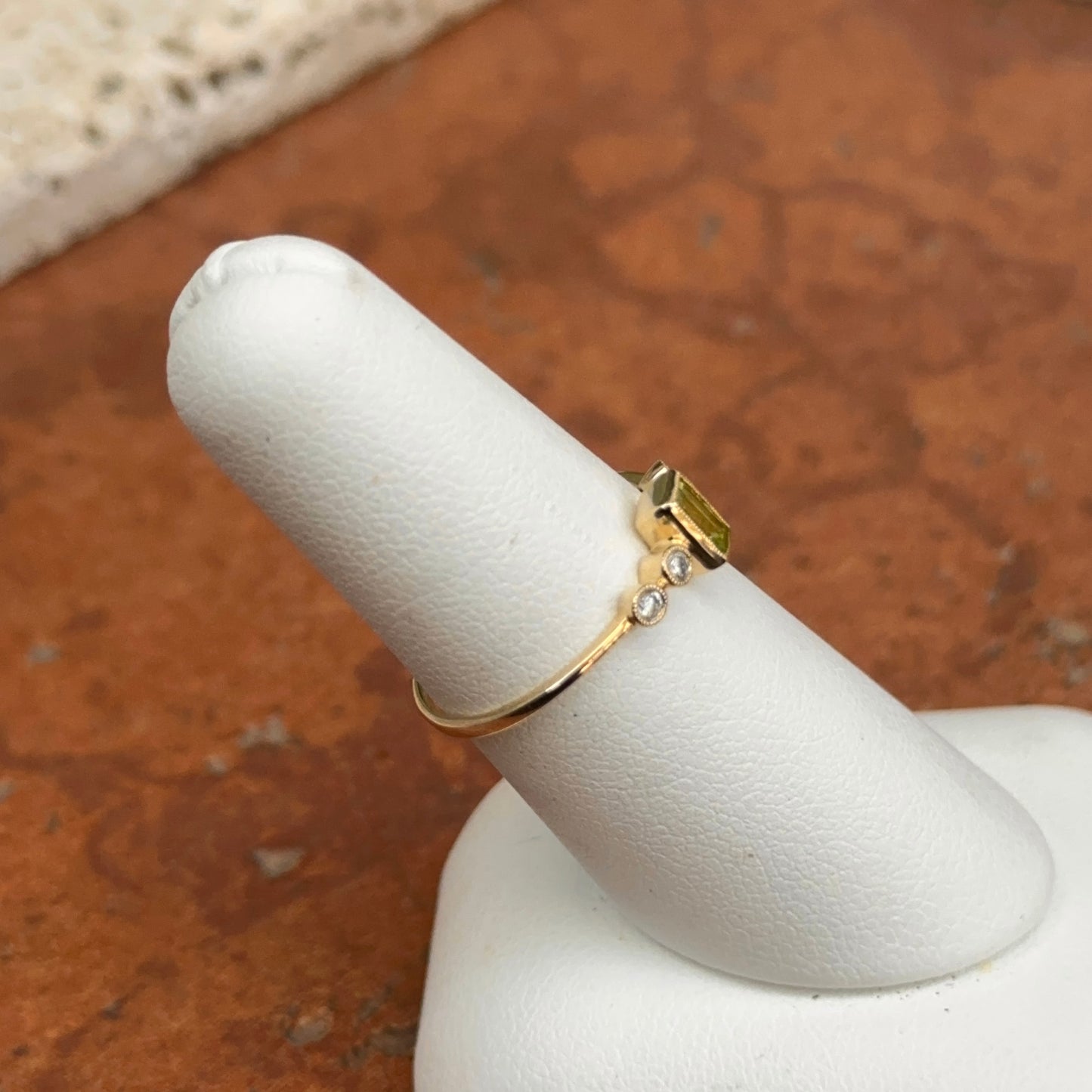 Estate 10KT Yellow Gold Emerald-Cut Green Peridot + Diamond Accent Ring Size 6.5