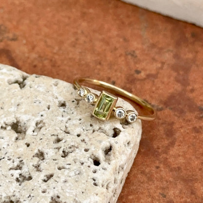 Estate 10KT Yellow Gold Emerald-Cut Green Peridot + Diamond Accent Ring Size 6.5