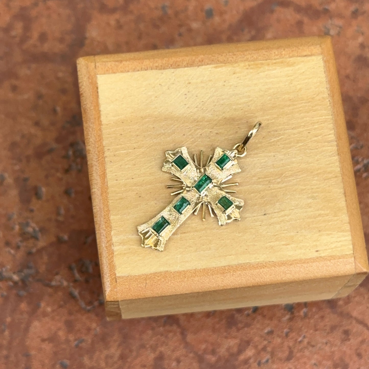 Estate 18KT Yellow Gold Emerald Ornate Cross Pendant