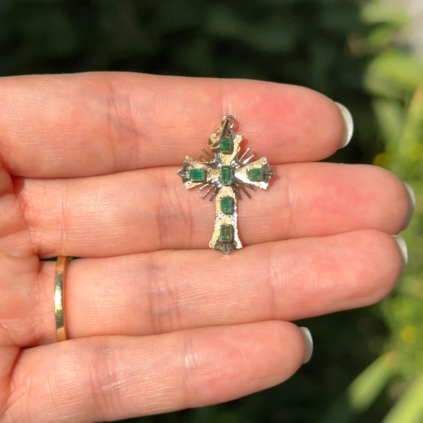 Estate 18KT Yellow Gold Emerald Ornate Cross Pendant