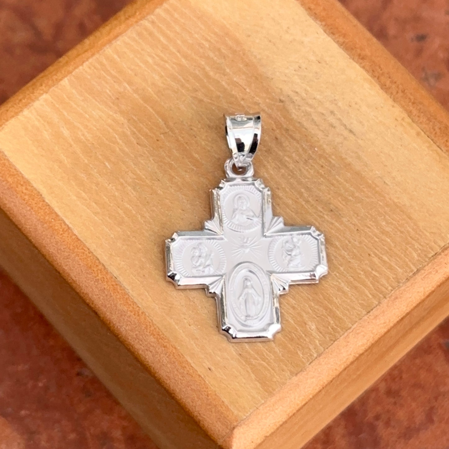 14KT White Gold Polished + Satin Four Way Cross Pendant 18mm