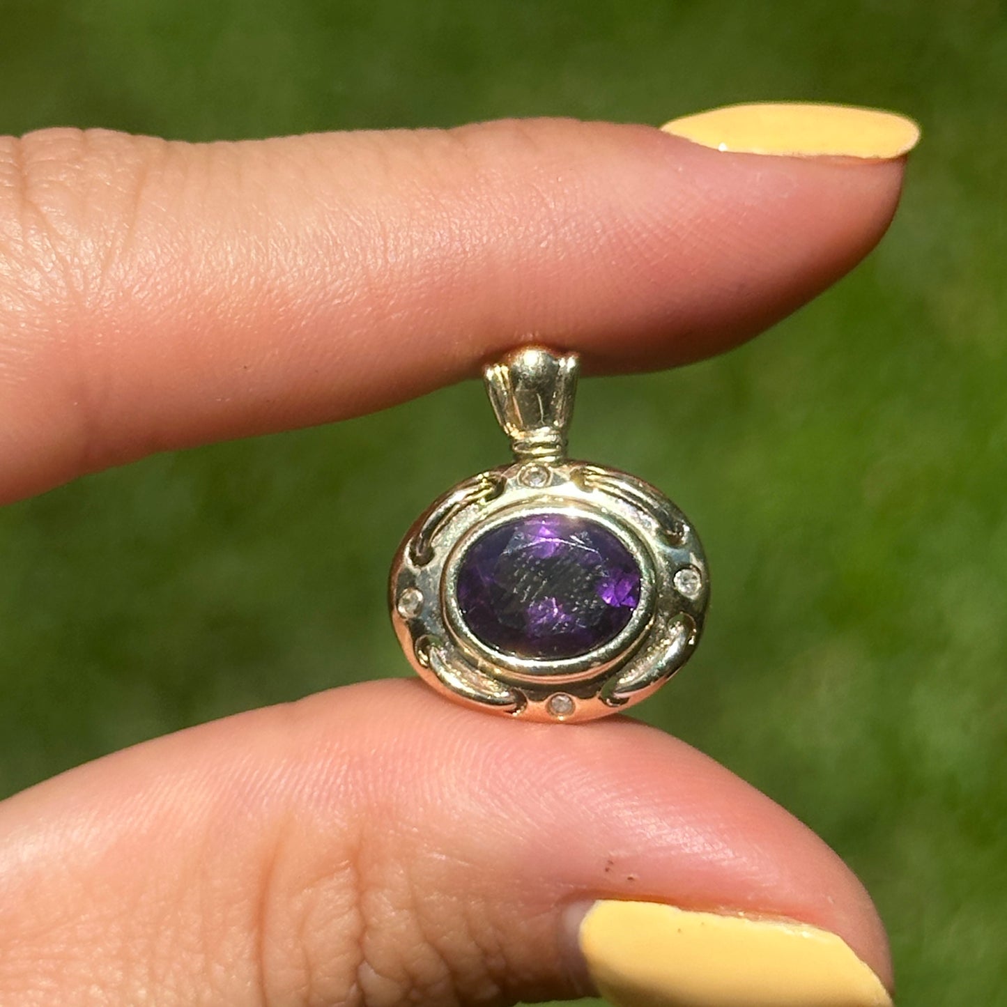 Estate 14KT Yellow Gold Oval Amethyst + Gypsy-Set Diamond Pendant Enhancer