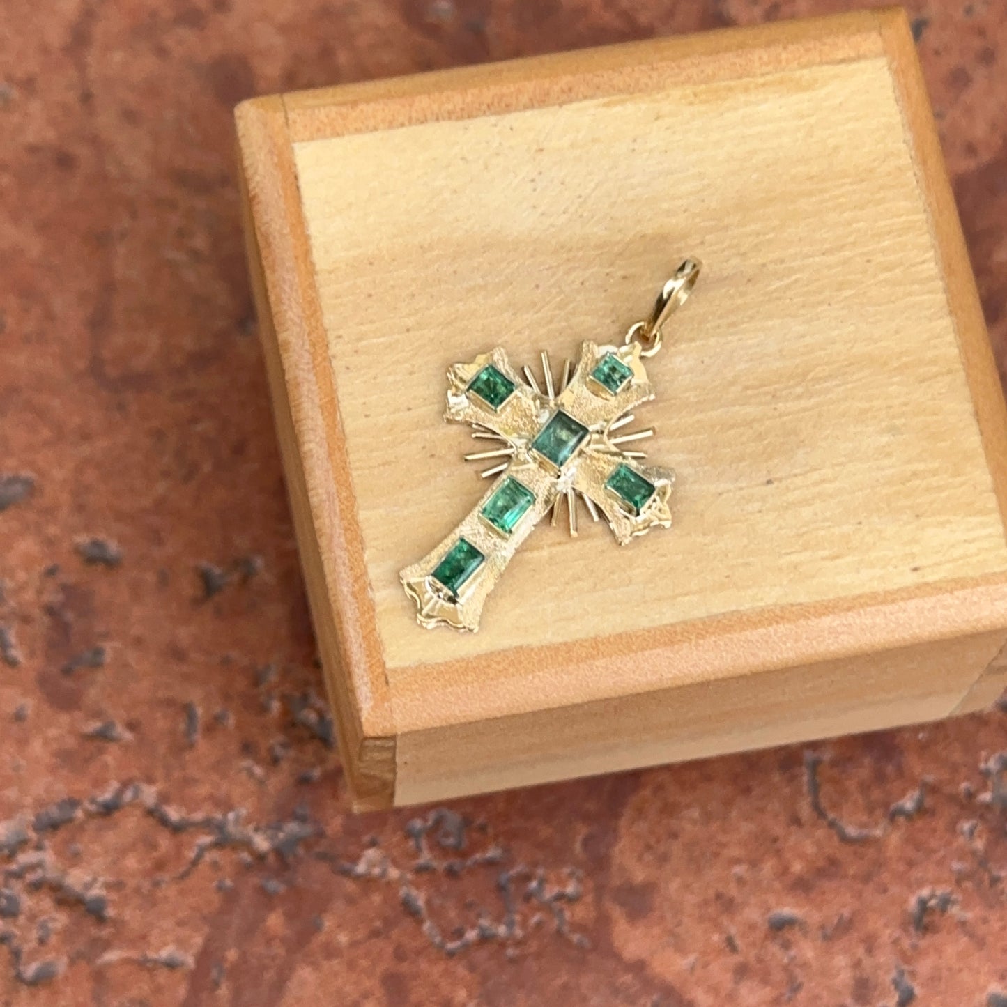 Estate 18KT Yellow Gold Emerald Ornate Cross Pendant