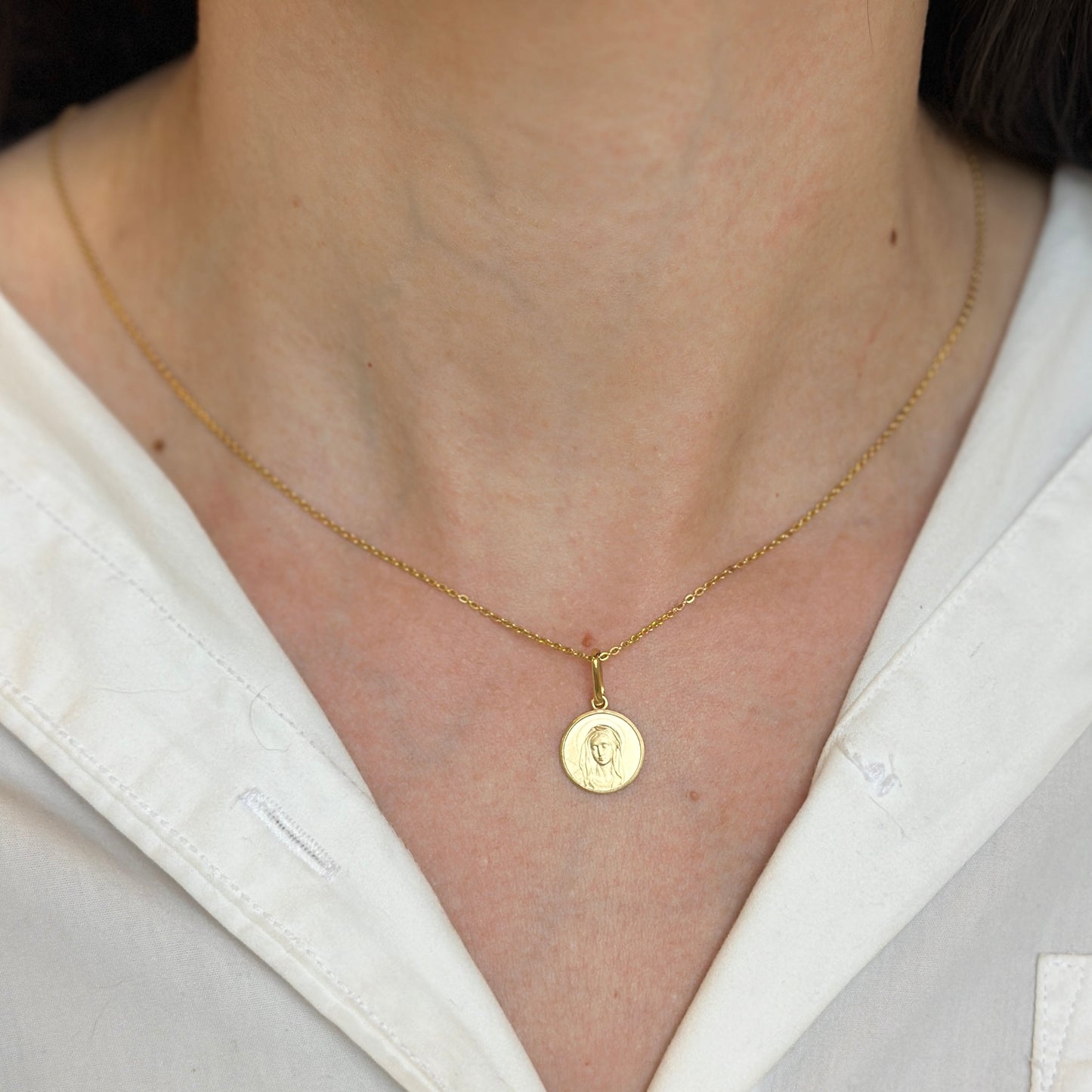 14KT Yellow Gold Matte Madonna Mary Round Medal Pendant 12mm