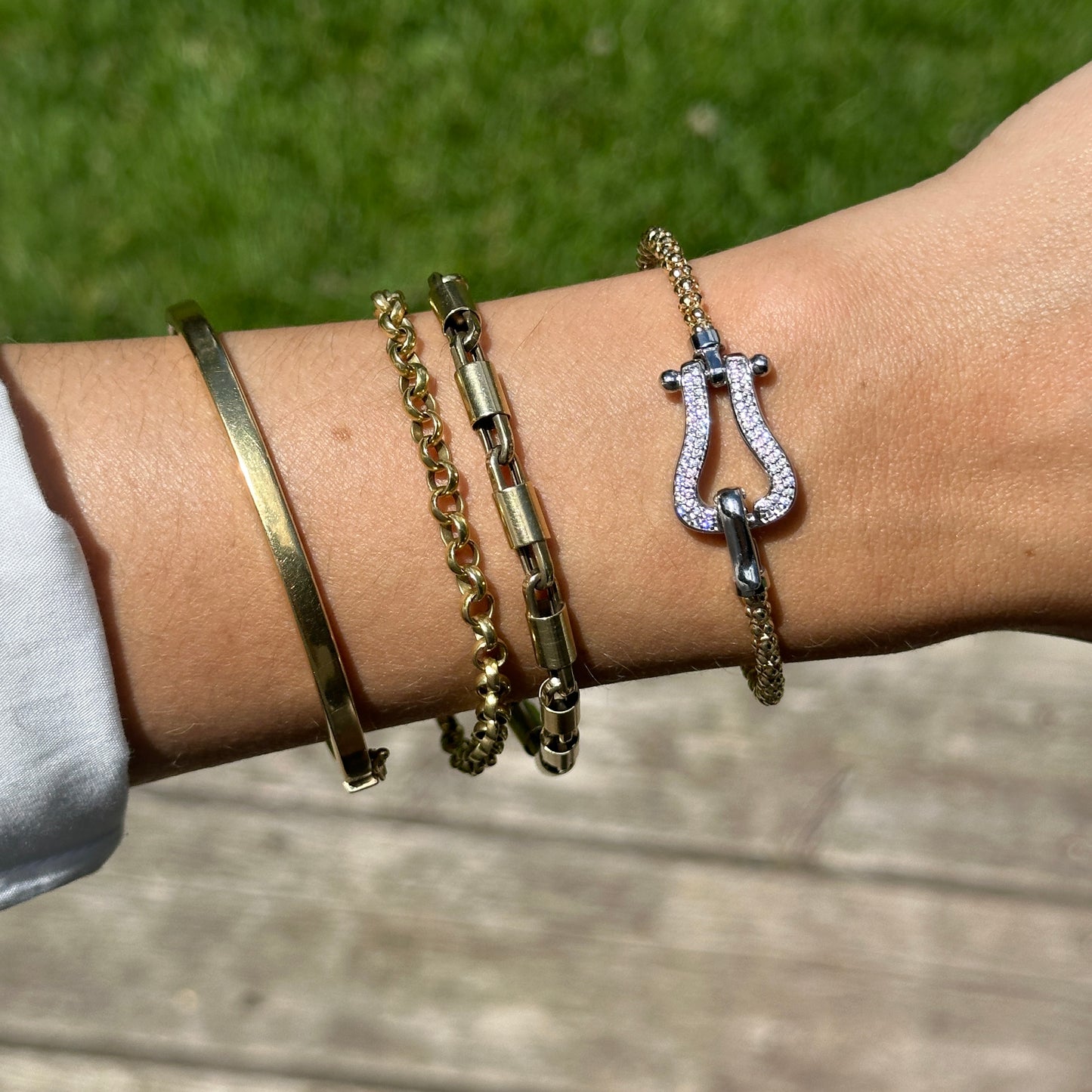 Gold-Plated Popcorn Mesh Diamond Horse Bit Bracelet