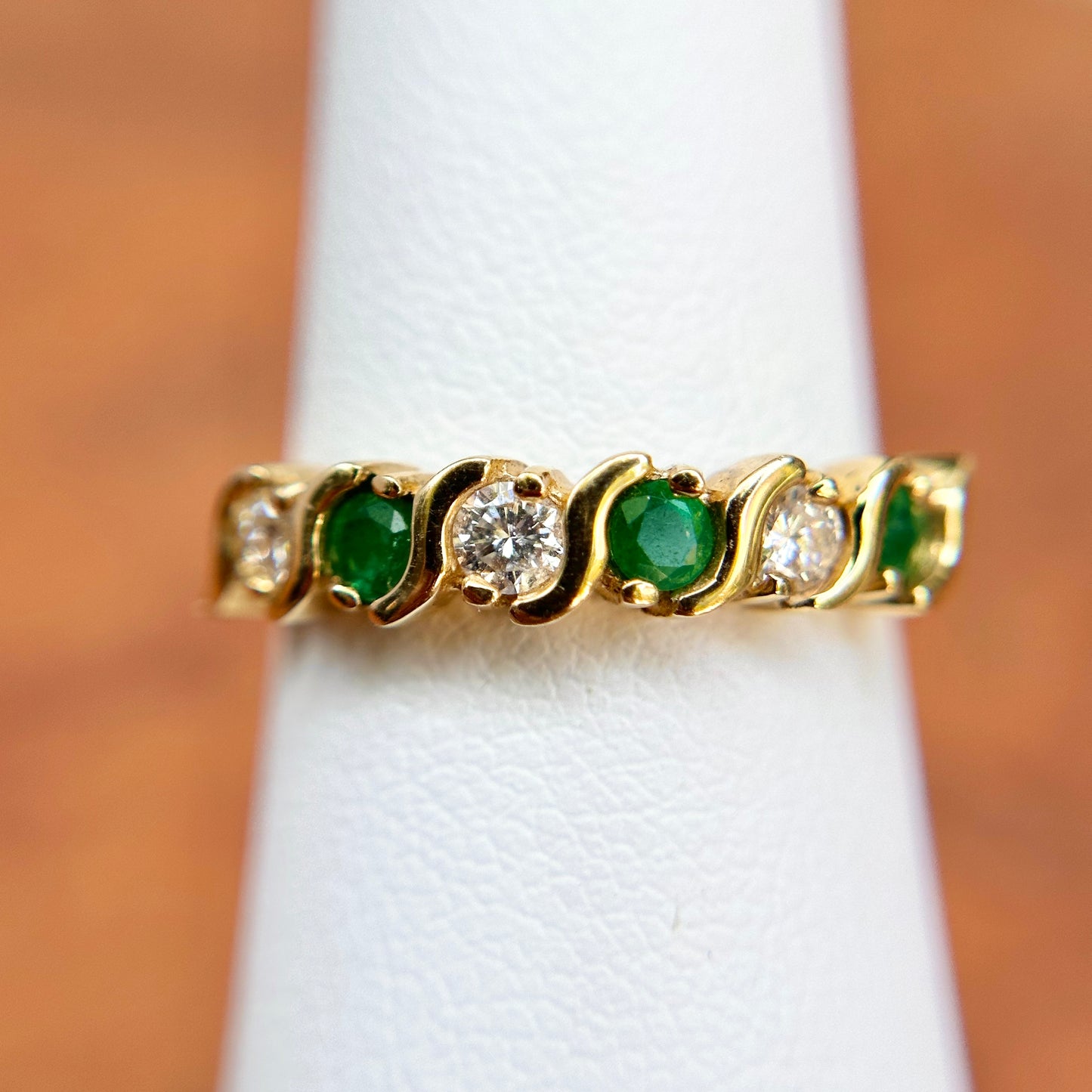 Estate 14KT Yellow Gold S Link Emerald + Diamond Band Ring