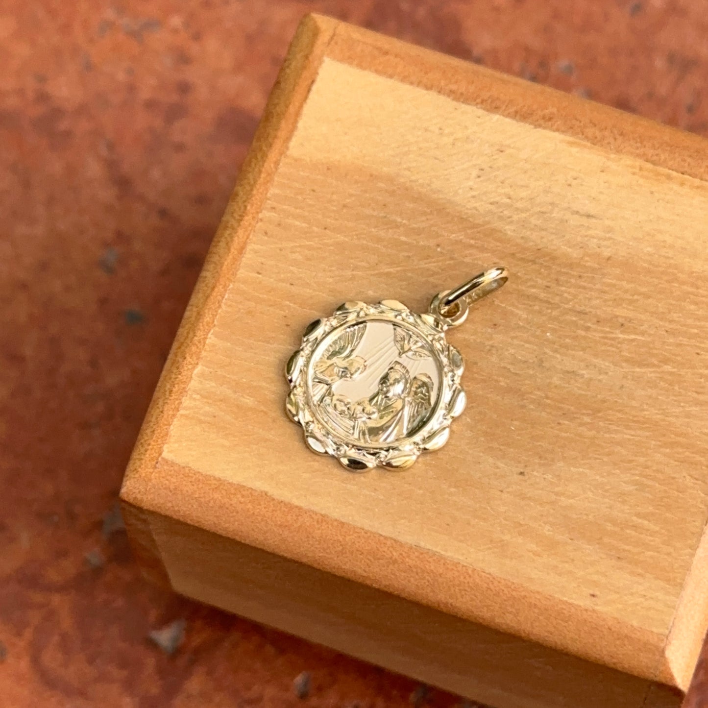 14KT Yellow Gold Baptism Round Scalloped Medal Pendant Charm