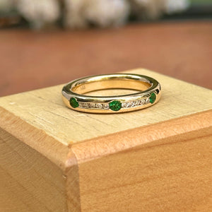 Estate 14KT Yellow Gold Round Emerald + Diamond Band Ring