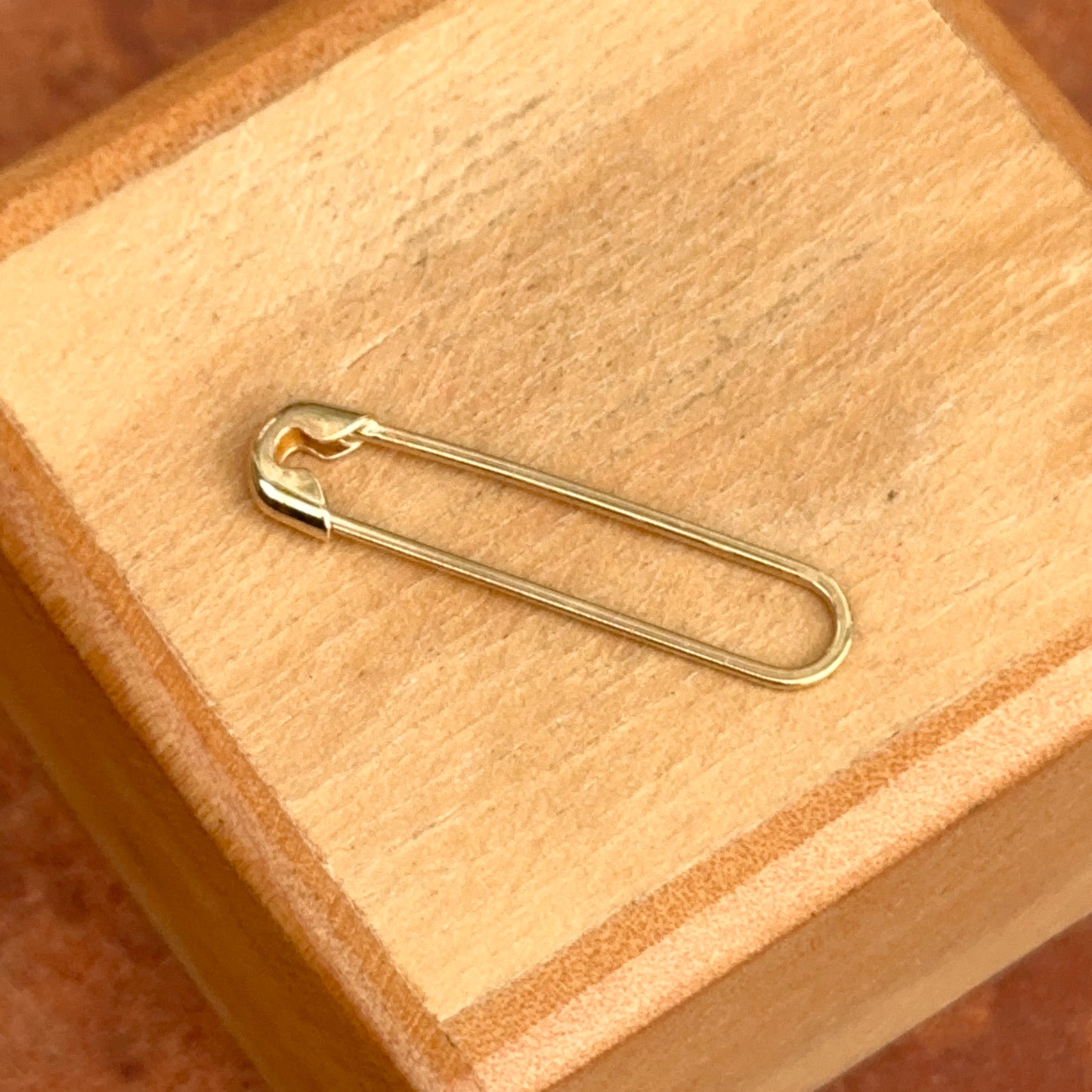 14KT Yellow Gold Polished Safety Pin Charm Holder Pendant / Connecter