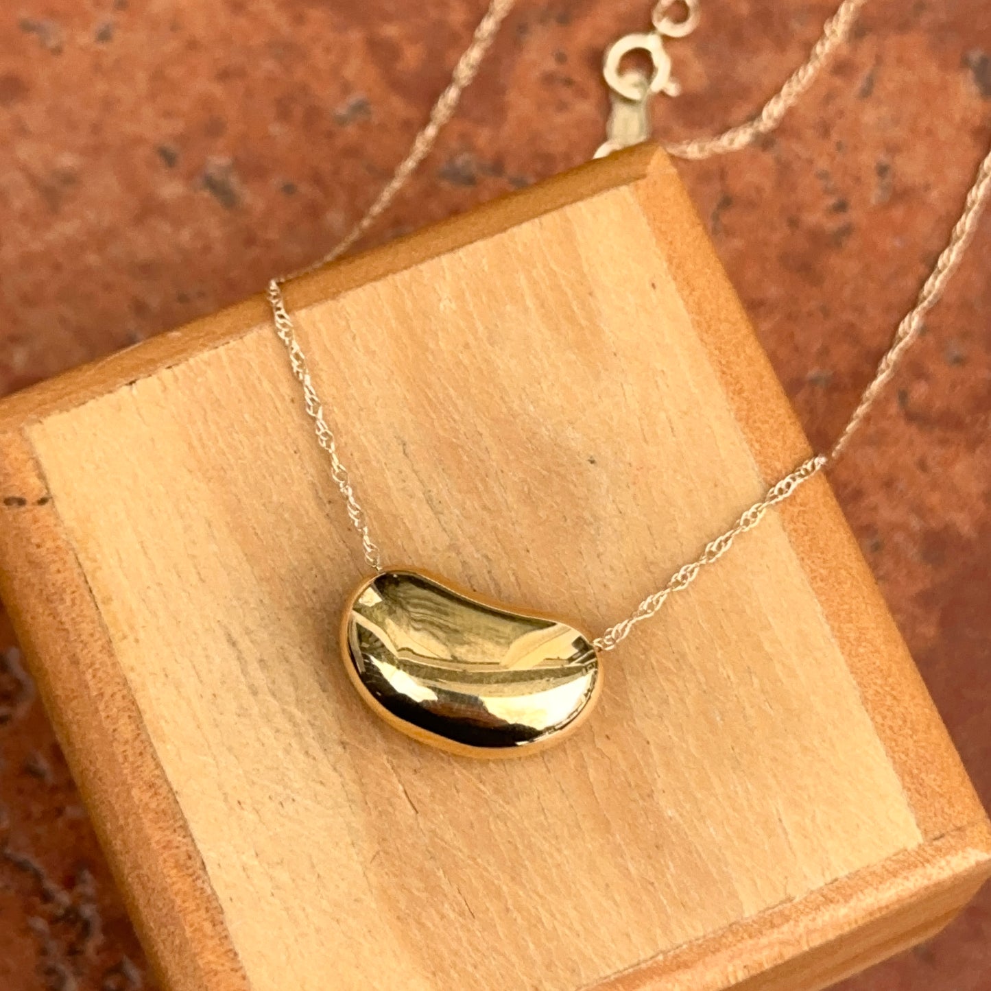 14KT Yellow Gold Bean Pendant Necklace
