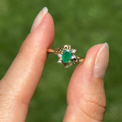 Estate 14KT Yellow Gold Oval Emerald + Round Diamond Ring
