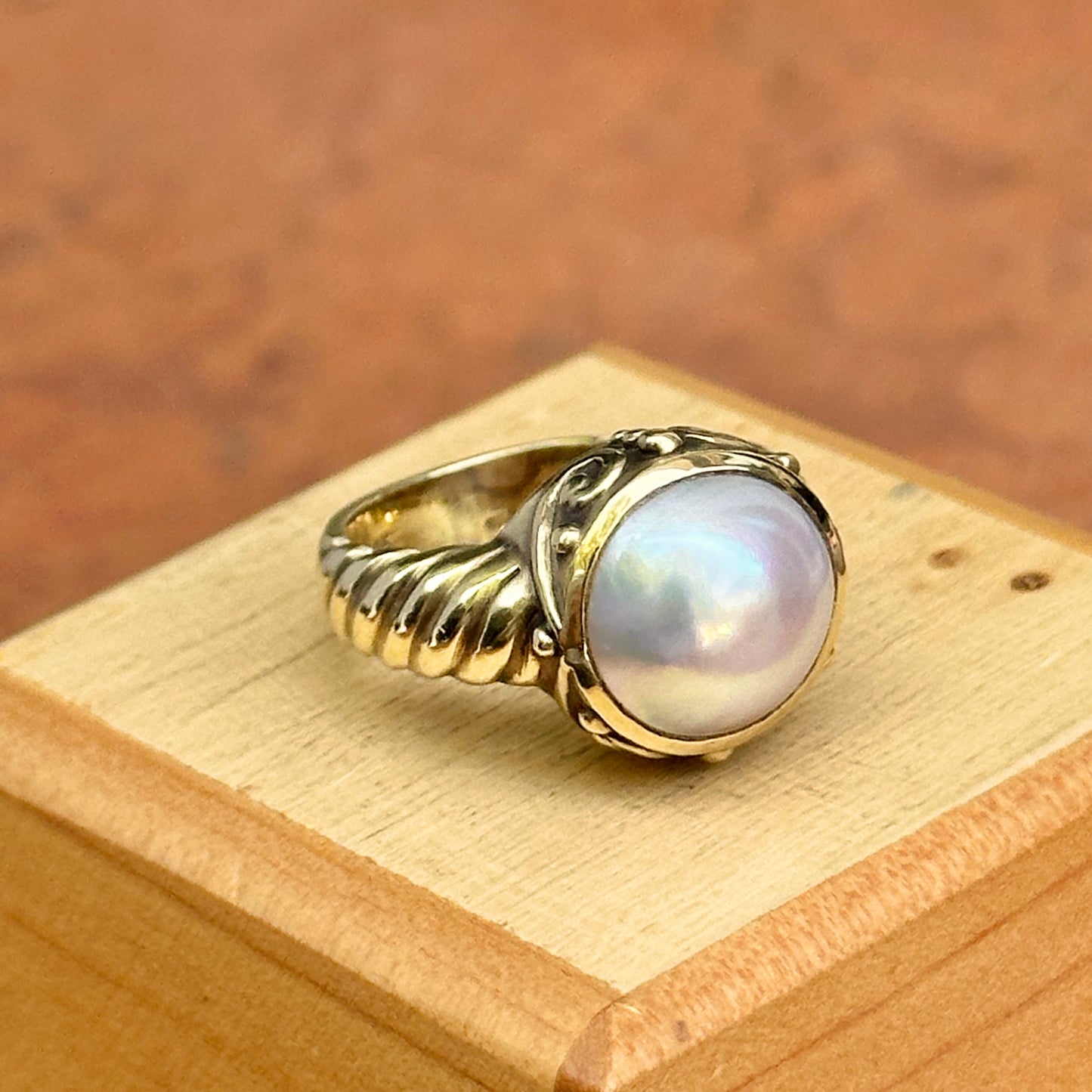 Estate 14KT Yellow Gold Etruscan Design Mabe Pearl Ring