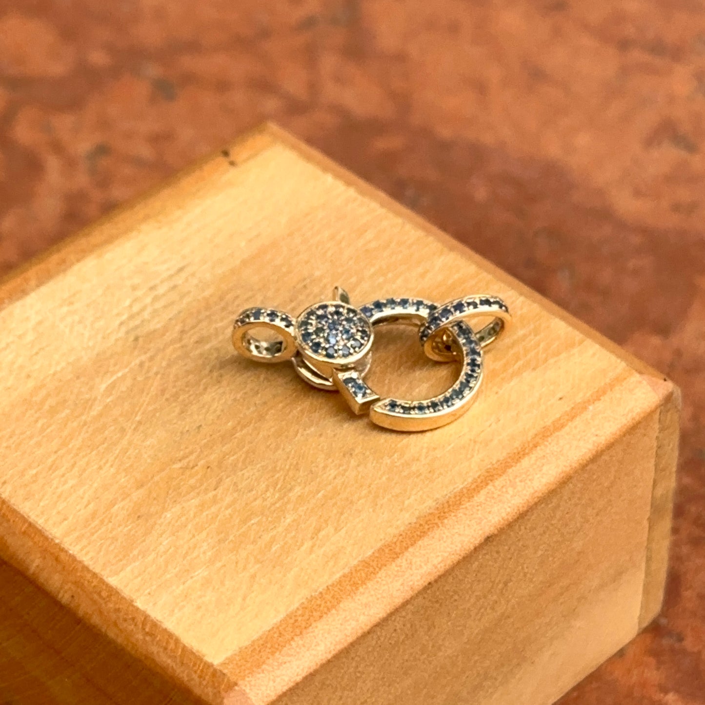 14KT Yellow Gold Blue Sapphire Pendant with Hinged Opening