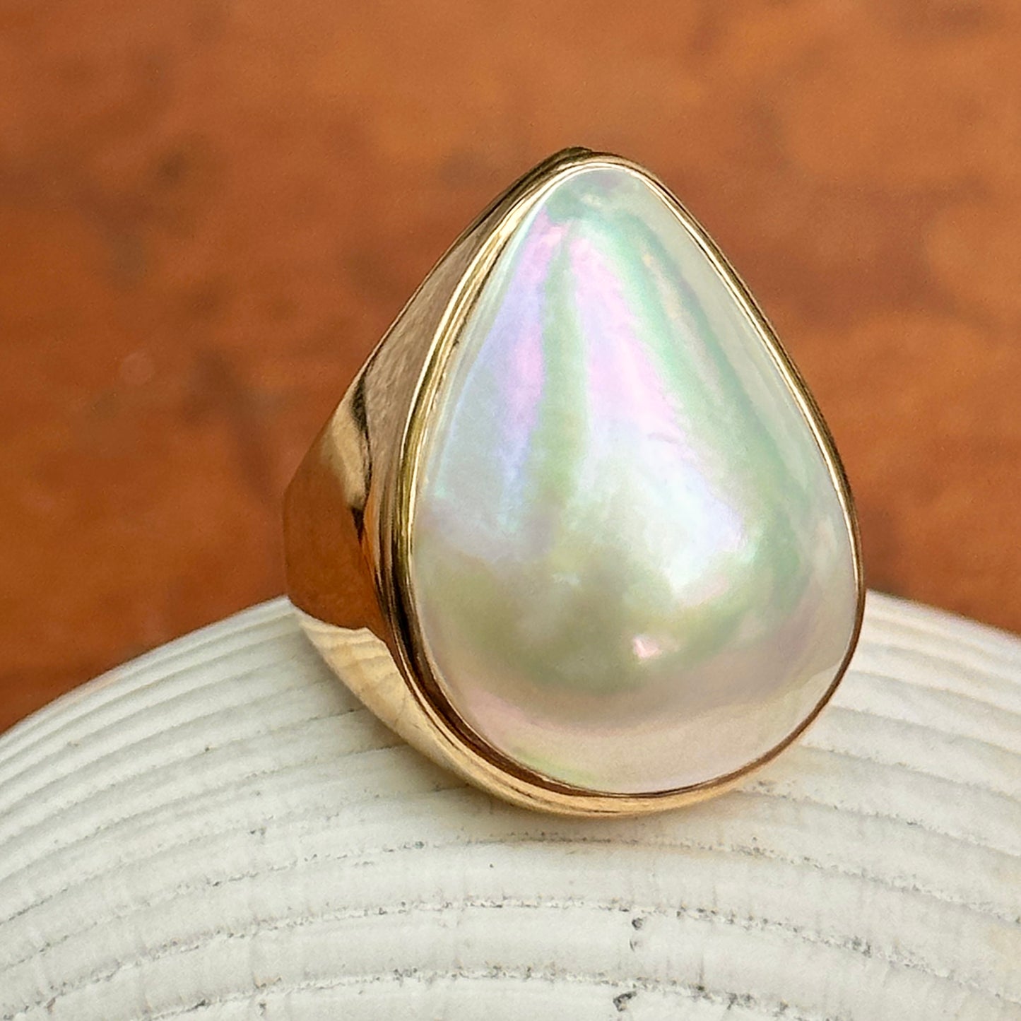 Estate 14KT Yellow Gold Large Pear Mabe Pearl Ring