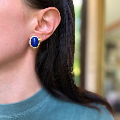 Estate 14KT Yellow Gold Oval Rope Bezeled Blue Lapis Omega Earrings