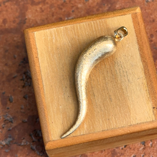 Estate 18KT Yellow Gold Sandblast Italian Horn Pendant 45mm