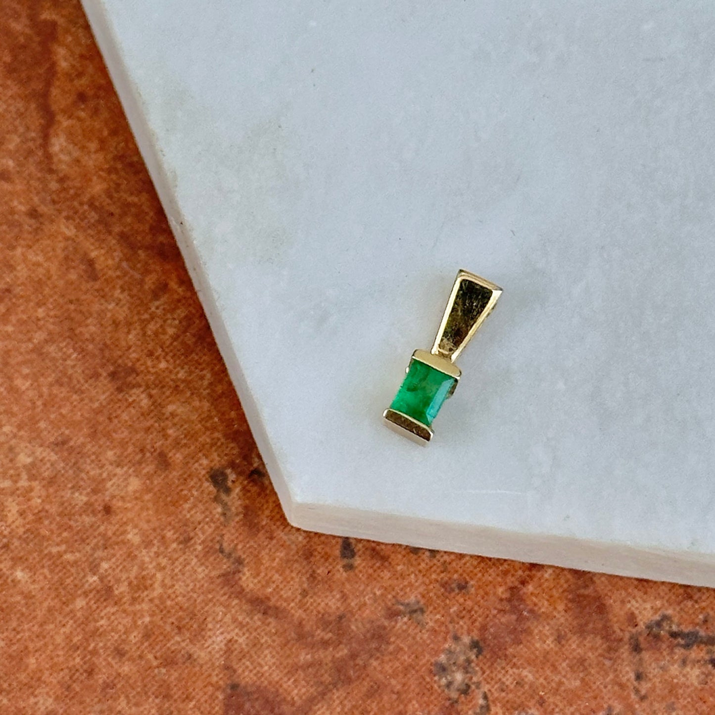 Estate 14KT Yellow Gold .35 CT Emerald-Cut Emerald Drop Pendant