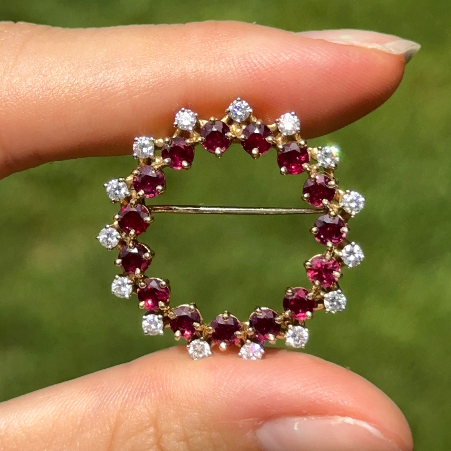Estate 18KT Yellow Gold Round Ruby + Diamond Circle Brooch/Pin