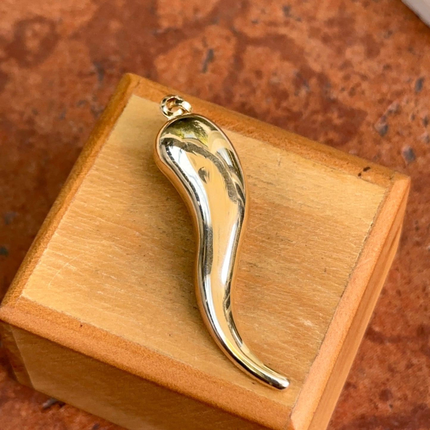 Estate 14KT Yellow Gold Corno Italian Horn Pendant 5mmn