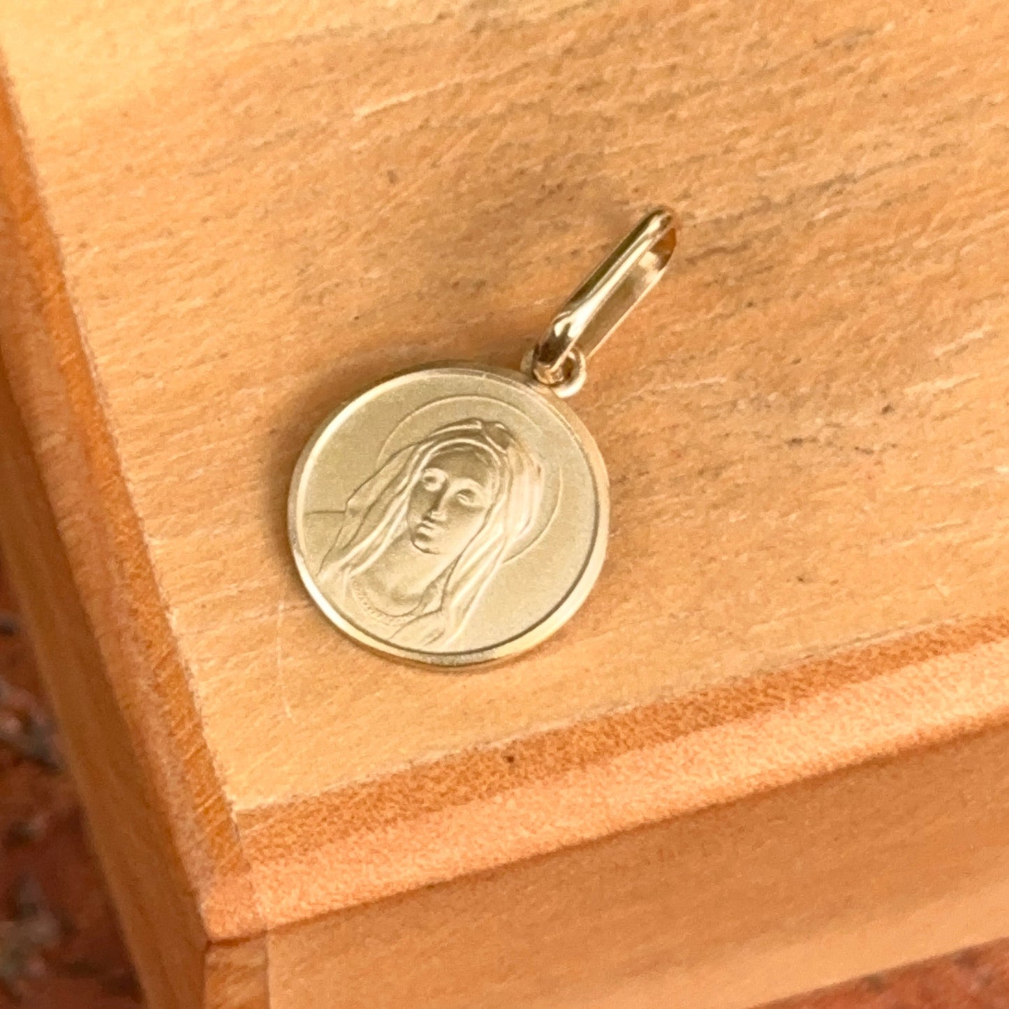 14KT Yellow Gold Matte Madonna Mary Round Medal Pendant 12mm