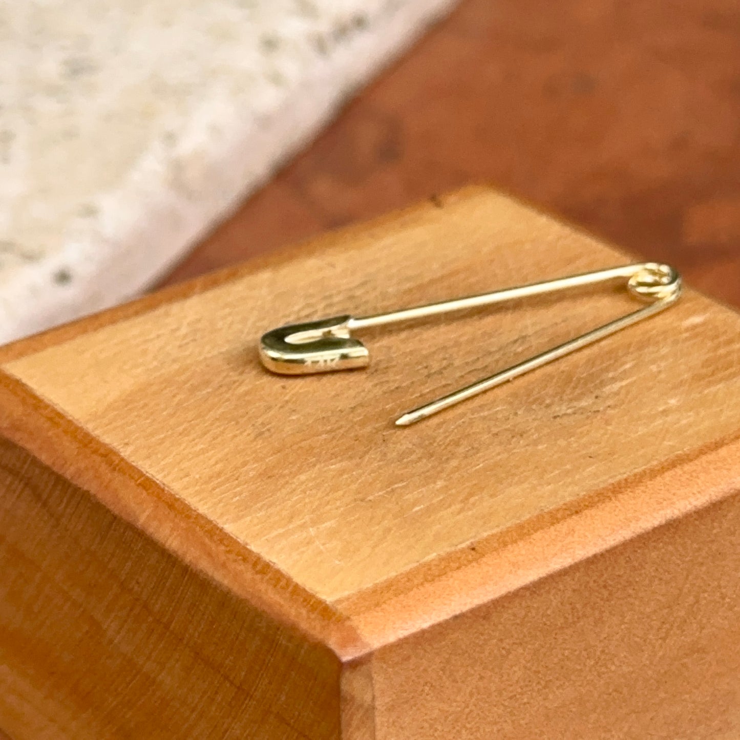 14KT Yellow Gold Safety Pin Pendant / Charm Holder / Chain Connecter 30mm