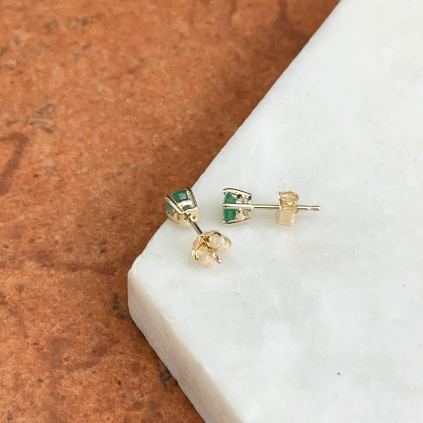 14KT Yellow Gold Round 4mm Emerald Stud Earrings