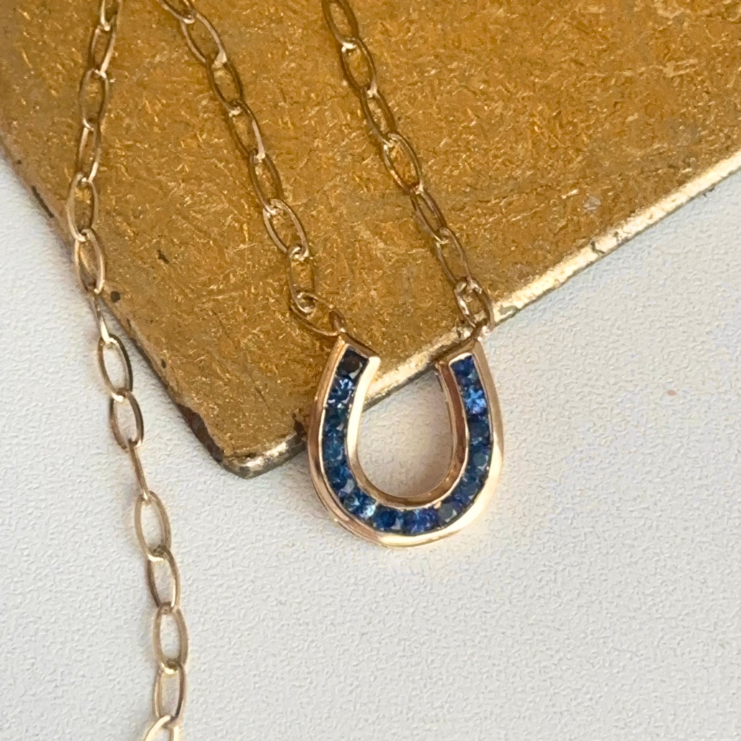 14KT Yellow Gold Blue Sapphire Horseshoe Chain Necklace 18"