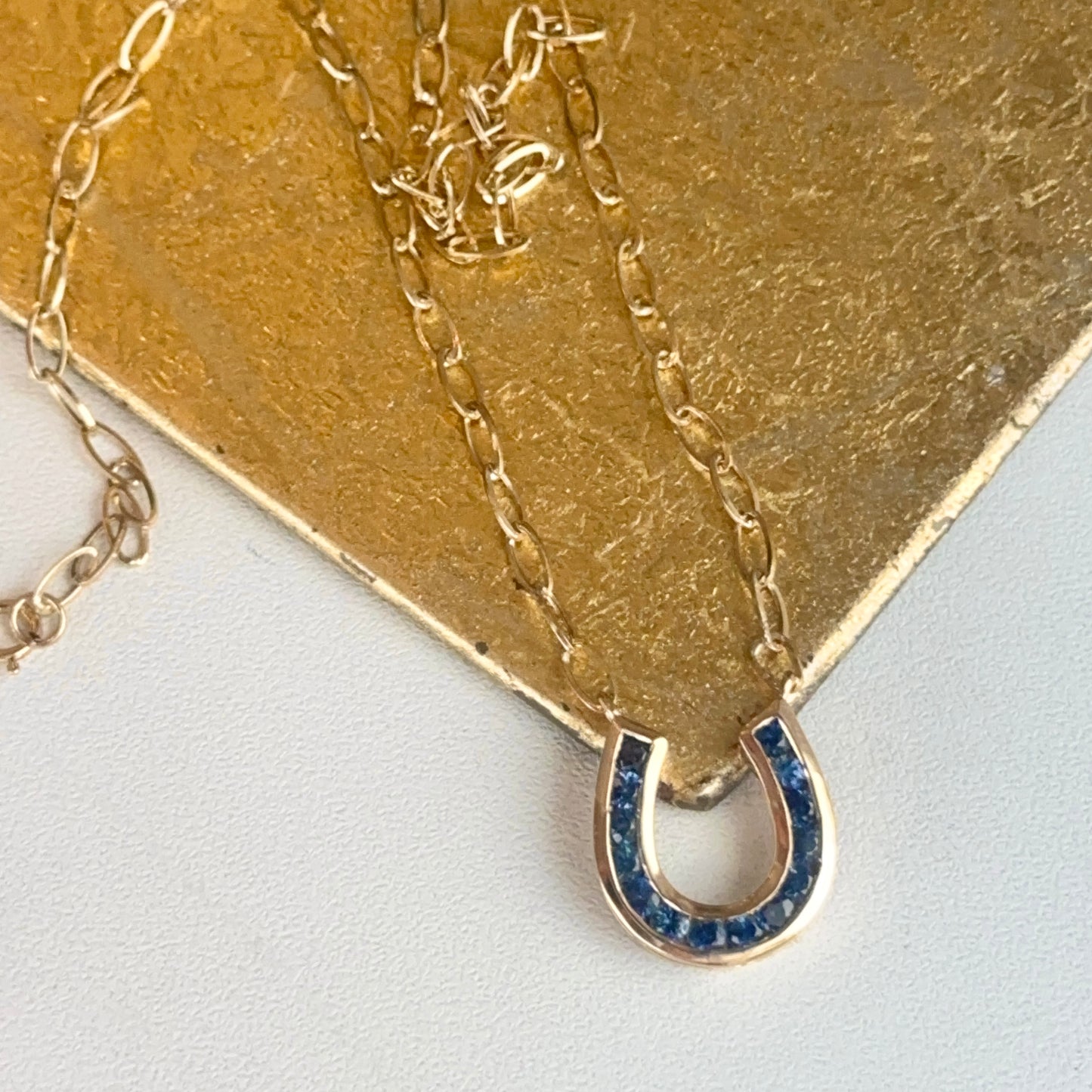 14KT Yellow Gold Blue Sapphire Horseshoe Chain Necklace 18"