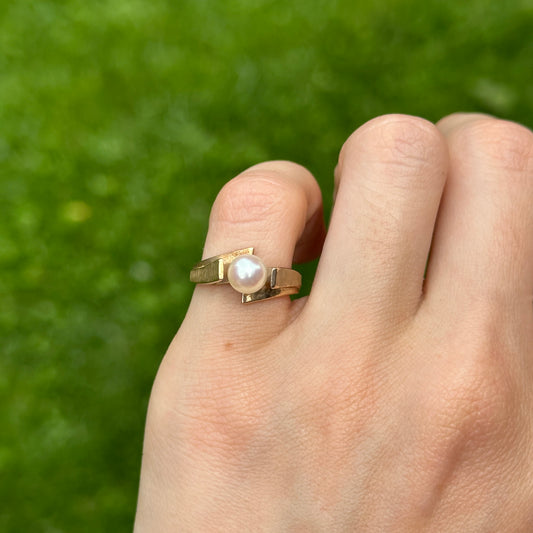 Estate 10KT Yellow Gold Cathedral White Pearl Ring Matte & Shiny